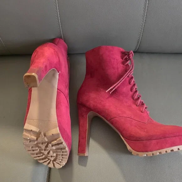 BRAND NEW Burgandy Lace up bootie - Picture 3 of 3